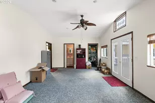 1160 Cleveland Loop Dr, Roseburg, OR 97471 - Photo 41