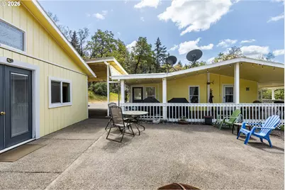 1160 Cleveland Loop Dr, Roseburg, OR 97471 - Photo 7