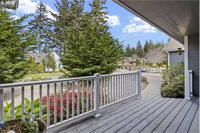 1156 12th St SE, Bandon, OR 97411 - Photo 3