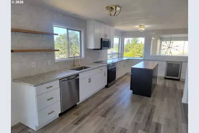 2460 W 21st Ave, Eugene, OR 97405 - Photo 5
