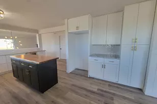2460 W 21st Ave, Eugene, OR 97405 - Photo 9