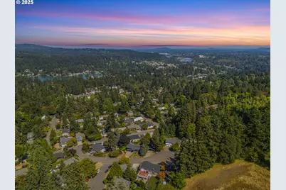 1674 Fircrest Dr, Lake Oswego, OR 97034 - Photo 31