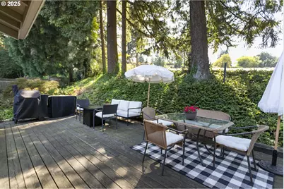 1674 Fircrest Dr, Lake Oswego, OR 97034 - Photo 13