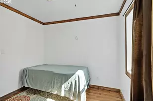 407 SW 4th St, Grass Valley, OR 97029 - Photo 25