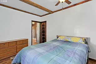 407 SW 4th St, Grass Valley, OR 97029 - Photo 19