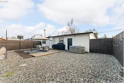 271 NW Sherry St, Winston, OR 97496 - Photo 23