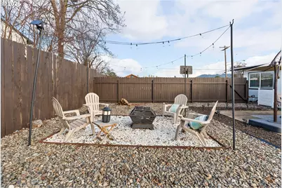 271 NW Sherry St, Winston, OR 97496 - Photo 25