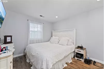 271 NW Sherry St, Winston, OR 97496 - Photo 11