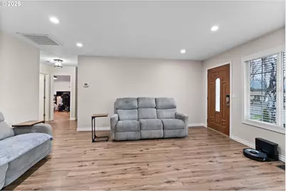 271 NW Sherry St, Winston, OR 97496 - Photo 7