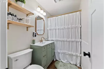 271 NW Sherry St, Winston, OR 97496 - Photo 21