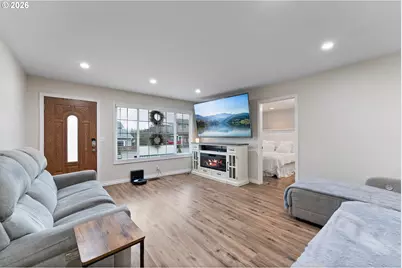 271 NW Sherry St, Winston, OR 97496 - Photo 5