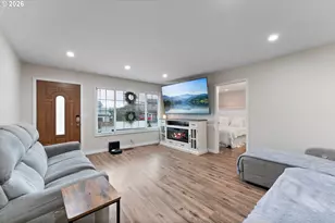 271 NW Sherry St, Winston, OR 97496 - Photo 5