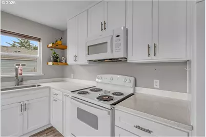 717 20th St, Salem, OR 97301 - Photo 13