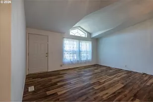 1707 13th St, North Bend, OR 97459 - Photo 3