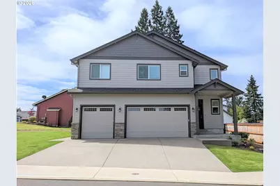 690 E 1st Ave, Estacada, OR 97023 - Photo 1