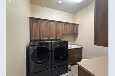 1220 Stonegate Dr, Medford, OR 97504 - Photo 21