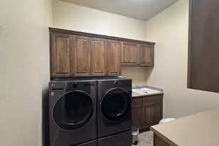 1220 Stonegate Dr, Medford, OR 97504 - Photo 21