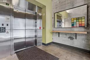 300 NW 8th Ave, Portland, OR 97209 - Photo 39