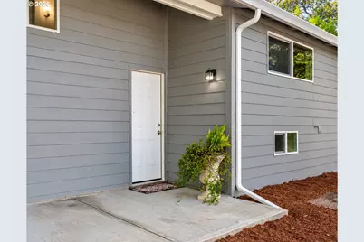 4225 NE Simpson St, Portland, OR 97218 - Photo 31