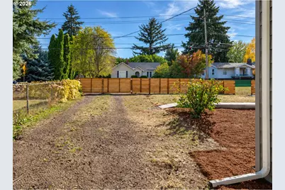 4225 NE Simpson St, Portland, OR 97218 - Photo 35