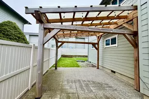 1251 Moore St, Brookings, OR 97415 - Photo 15