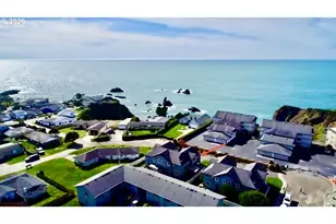 1251 Moore St, Brookings, OR 97415 - Photo 3