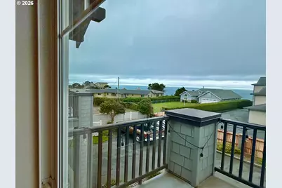 1251 Moore St #A, Brookings, OR 97415 - Photo 11