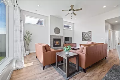 833 E Autumn Ave, Hermiston, OR 97838 - Photo 3