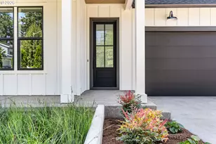 8014 SW Spruce St, Portland, OR 97223 - Photo 3