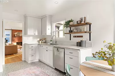 1815 NE Junior St, Portland, OR 97211 - Photo 15