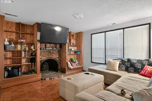 840 S 1st St, Cottage Grove, OR 97424 - Photo 11