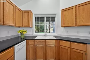 6006 SW View Point Terrace, Portland, OR 97239 - Photo 7