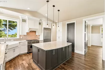 17547 Cherry Ct, Lake Oswego, OR 97034 - Photo 11