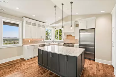 17547 Cherry Ct, Lake Oswego, OR 97034 - Photo 9