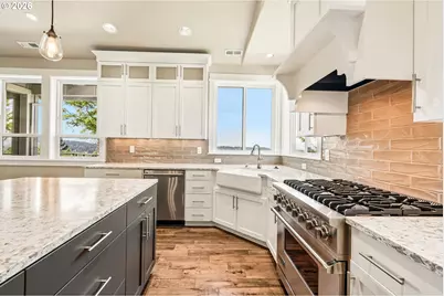 17547 Cherry Ct, Lake Oswego, OR 97034 - Photo 13