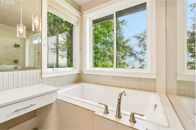 17547 Cherry Ct, Lake Oswego, OR 97034 - Photo 21
