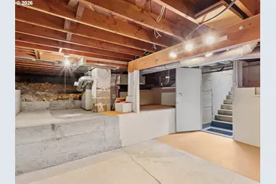 10445 SE Center St, Portland, OR 97266 - Photo 17