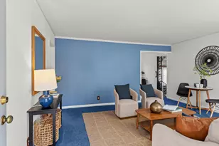 10445 SE Center St, Portland, OR 97266 - Photo 5