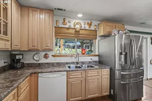 889 H Ave, Powers, OR 97466 - Photo 5