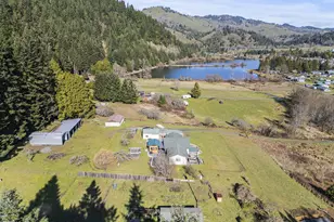 889 H Ave, Powers, OR 97466 - Photo 37