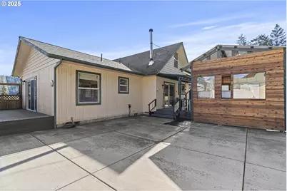 889 H Ave, Powers, OR 97466 - Photo 19