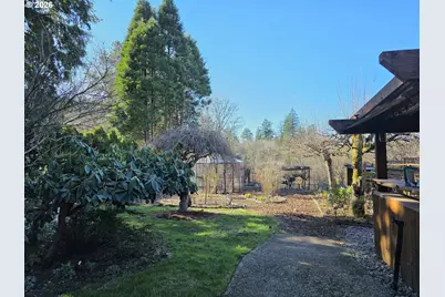 417 SE Roberts Ave, Gresham, OR 97080 - Photo 37