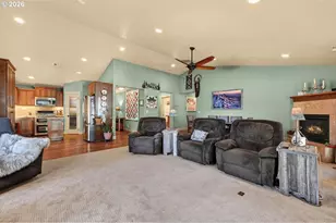1141 S Creekside Dr NE, Sisters, OR 97759 - Photo 21