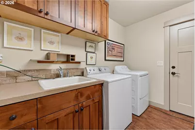 1141 S Creekside Dr NE, Sisters, OR 97759 - Photo 39