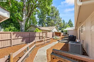 1385 River Bend Rd, Salem, OR 97304 - Photo 37