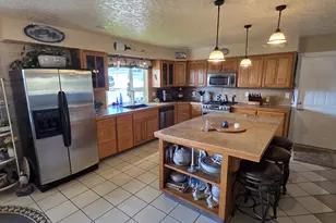 814 Paradise Ln, Brookings, OR 97415 - Photo 13