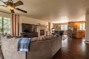 1930 Roosevelt St, North Bend, OR 97459 - Photo 13