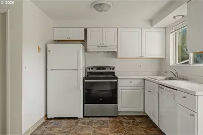 911 W 29th St, Vancouver, WA 98660 - Photo 9
