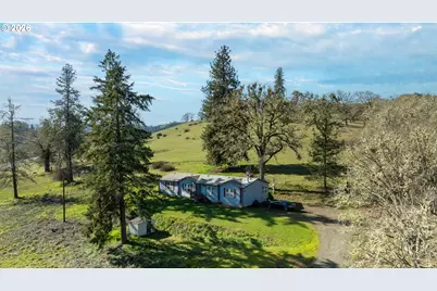 12080 N Umpqua Hwy, Roseburg, OR 97470 - Photo 31