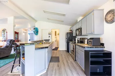 12080 N Umpqua Hwy, Roseburg, OR 97470 - Photo 13